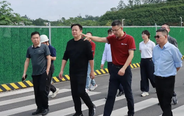 三江新區(qū)（臨港經(jīng)開區(qū)）黨工委委員、南溪經(jīng)開區(qū)管委會主任李勇率隊調(diào)研遠東股份宜賓智能產(chǎn)業(yè)園